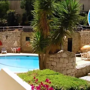 https://apartamentos-turisticos-perola-da-rocha-ii.hotelaalgarve.com